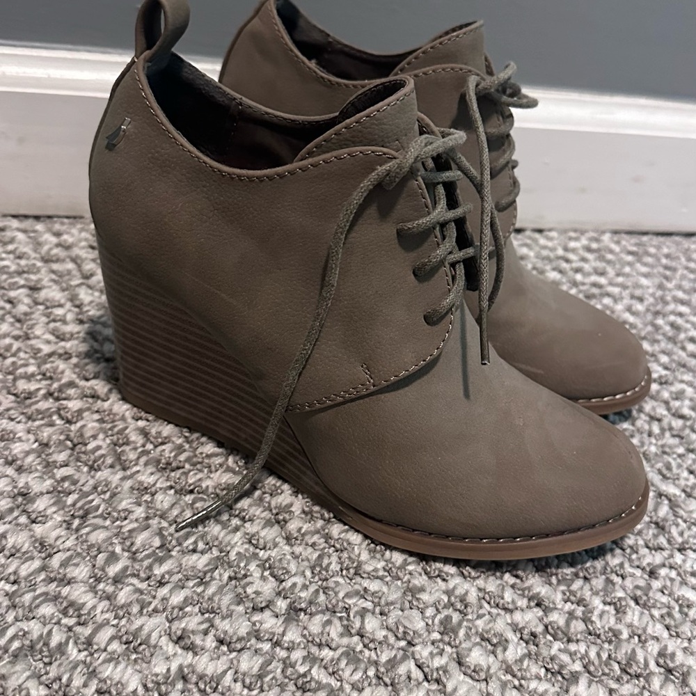 Nautica Wedge Lace-Up Ankle Boots in Taupe